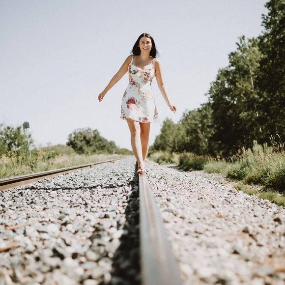 Reformation Christine Dress - Picture 7 of 7